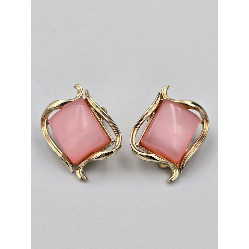 Vintage Coro Gold Tone Pink Cabochon Clip On Earrings moonglow thermoset